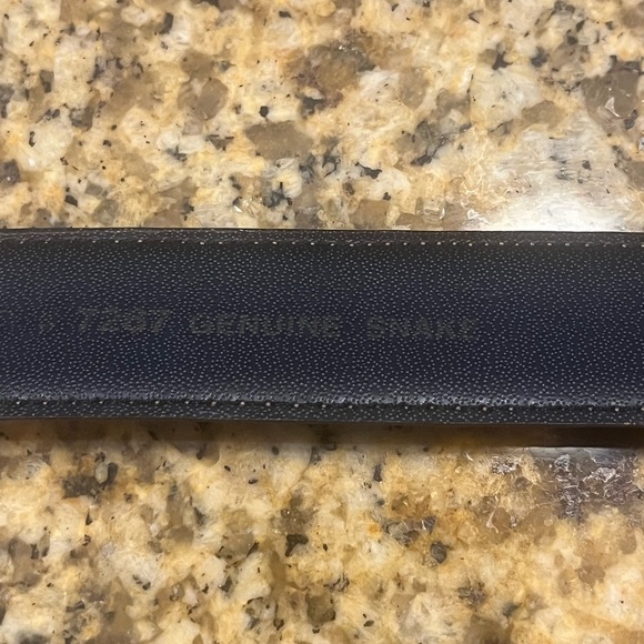 Vintage ‘80’s Leather Shop Genuine Snakeskin Belt Gold Statement Buckle S/M - Picture 8 of 10